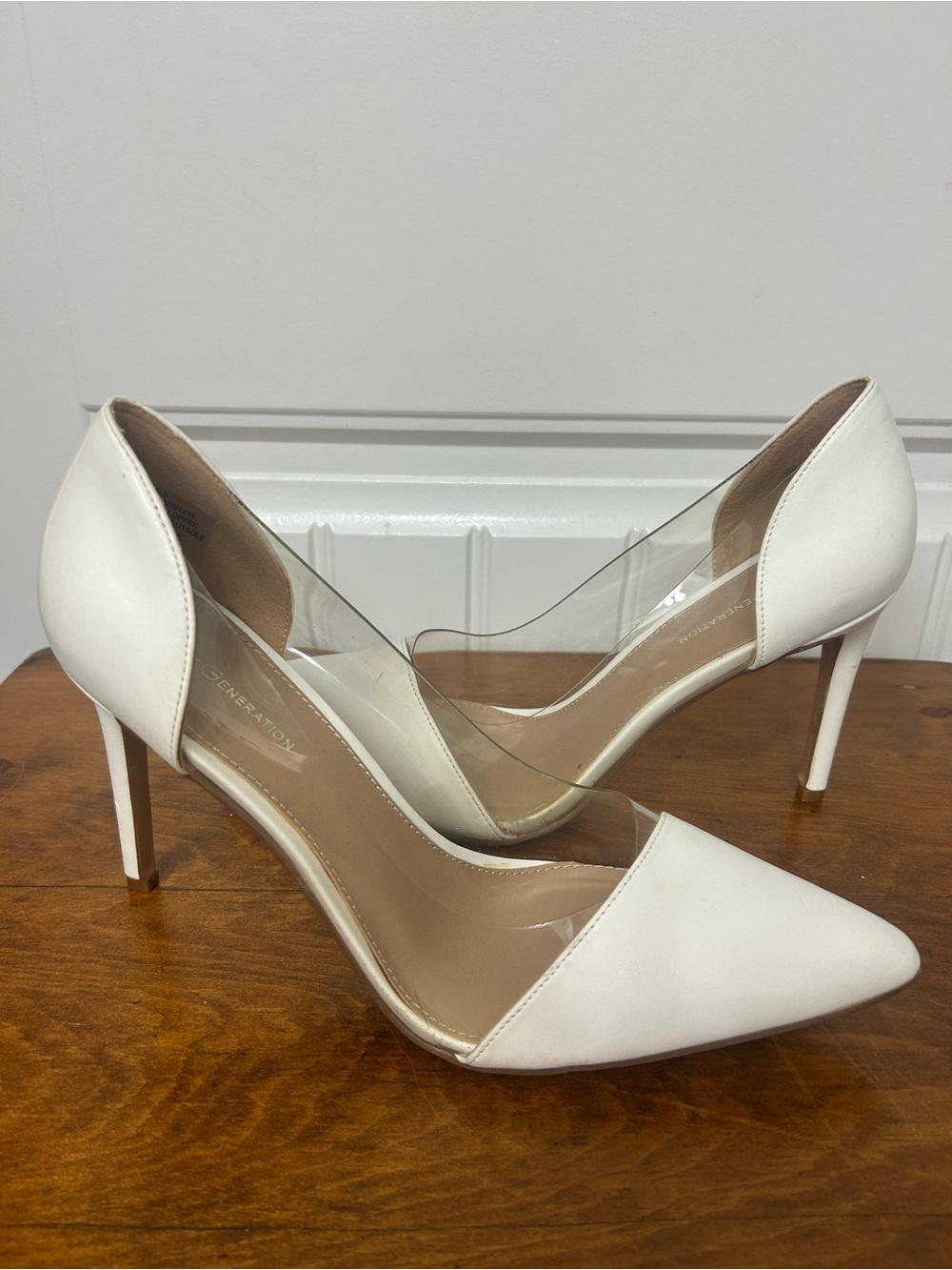 BCBGeneration Dress Pump white with clear plastic size 11